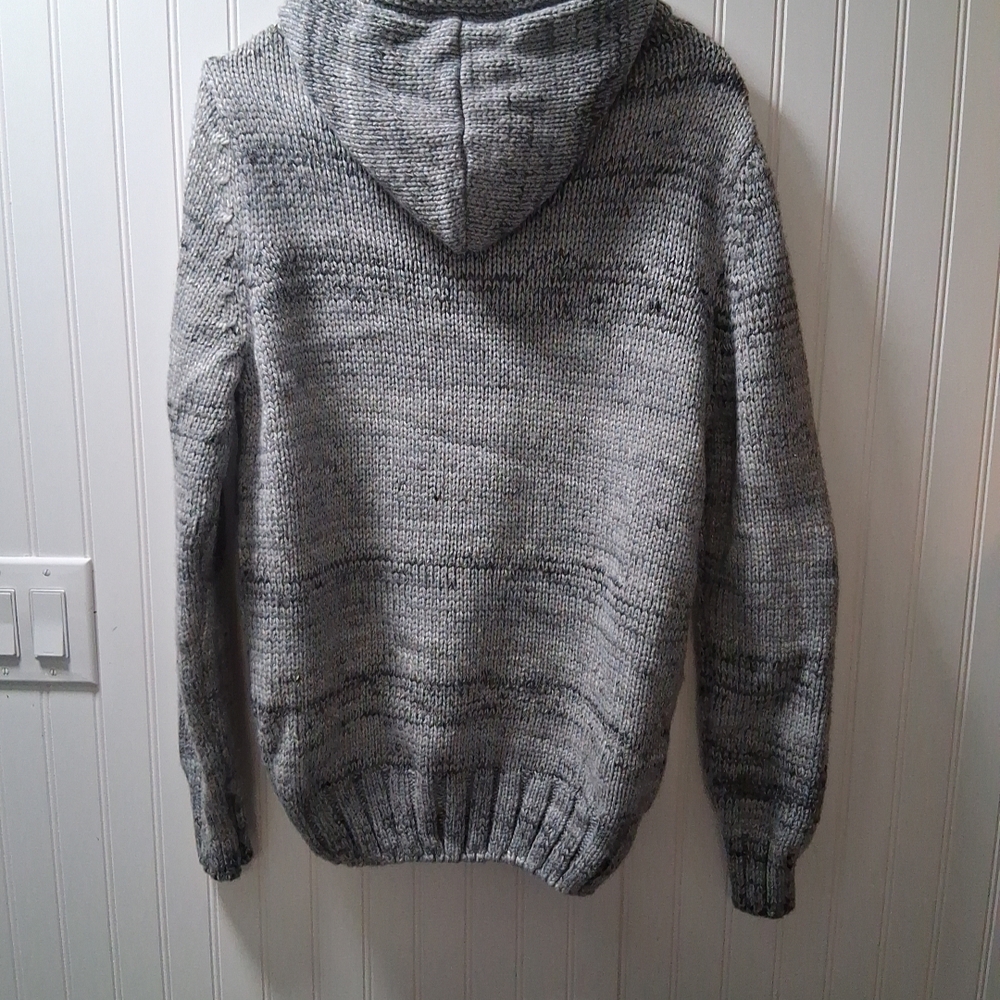 Men's Gray Cable Knit Sweater with Button Detail - Picture 7 of 16